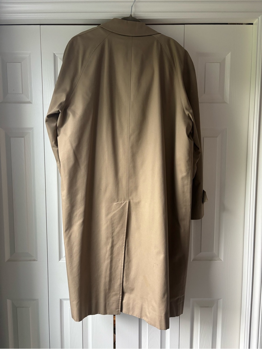 Burberry Beige Trench Coat with Signature Check Lining - Picture 5 of 8